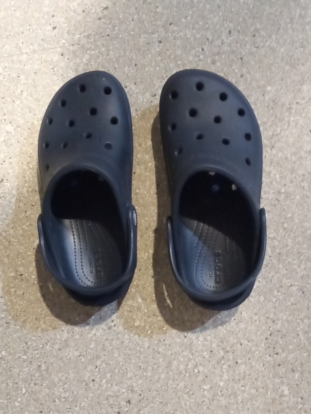 #811 "Crocs" Kids Classic Comfort Clog in Navy